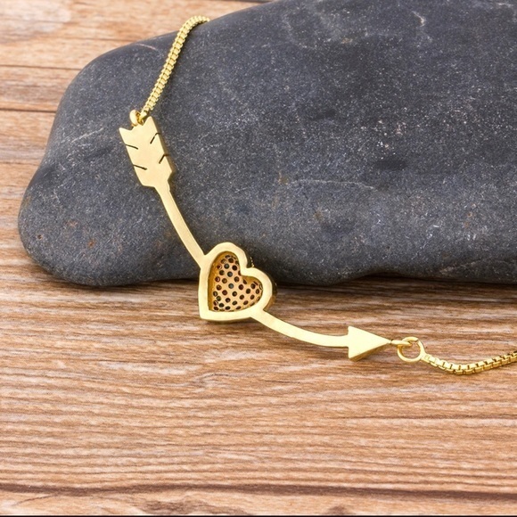 New Gold Cupid’s Arrow Love Necklace - Picture 2 of 3